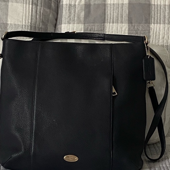 Signature style tote - Picture 9 of 16